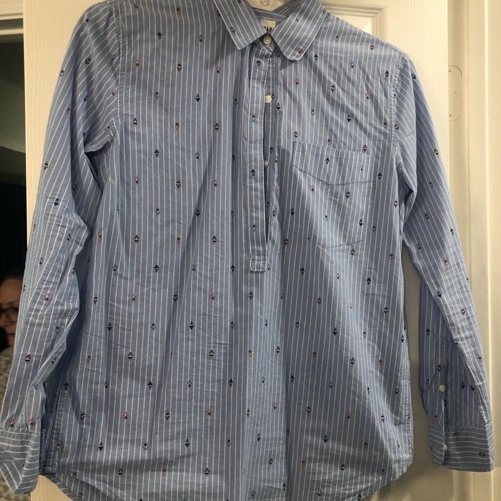 Gap pinstripe Pullover with cute Aztec print